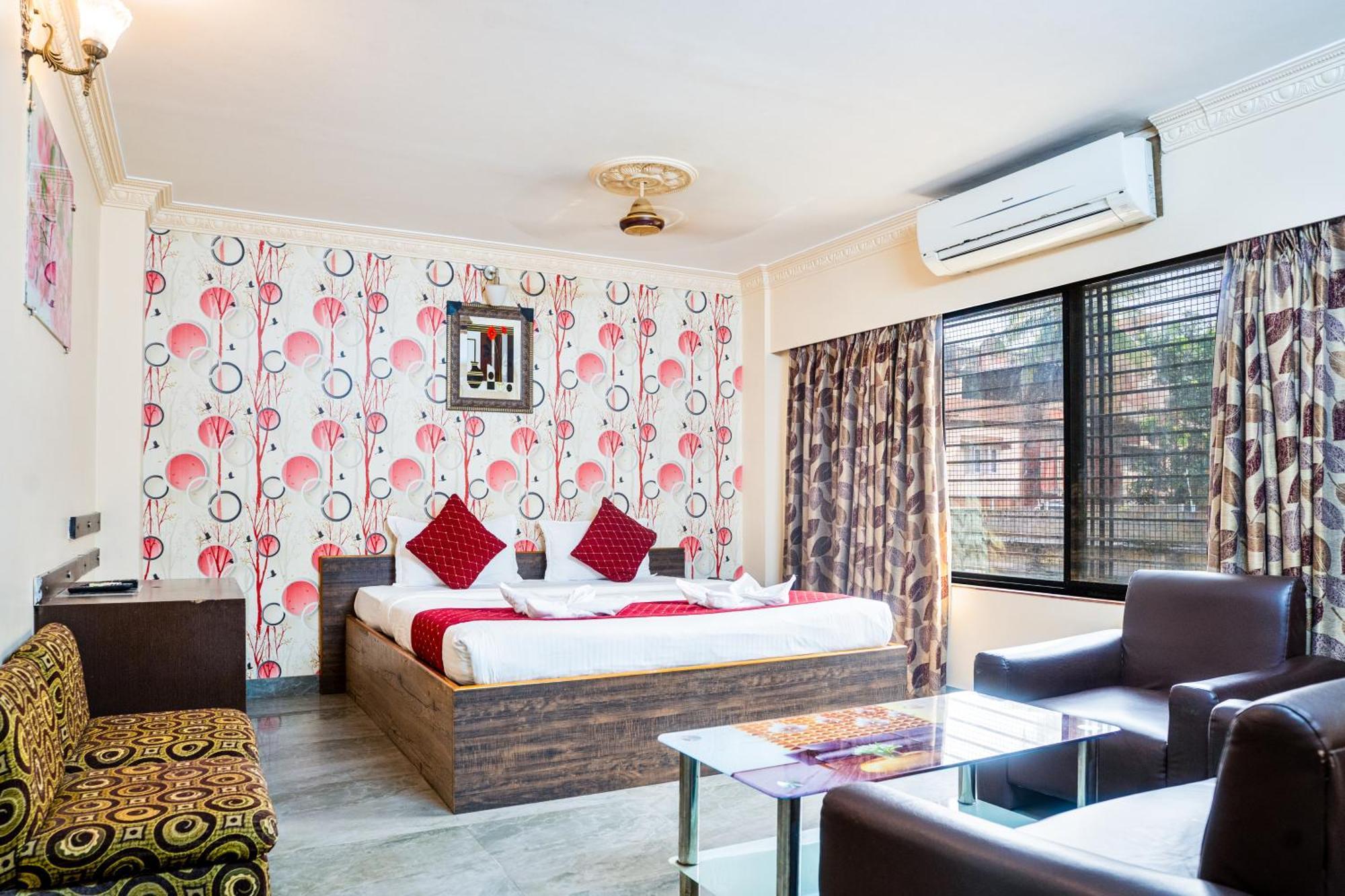 Apples Balaji Inn Силигури Экстерьер фото