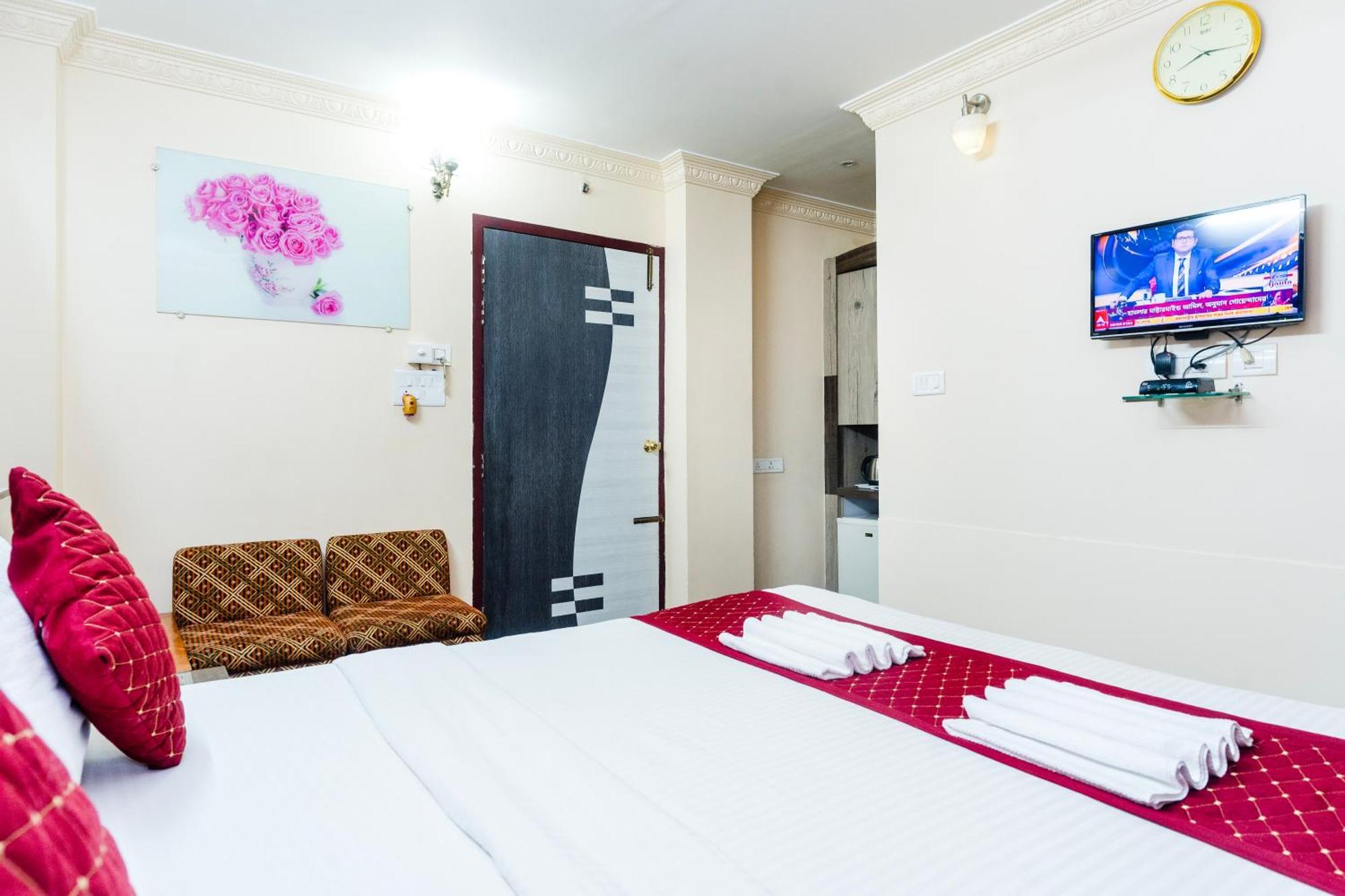 Apples Balaji Inn Силигури Экстерьер фото