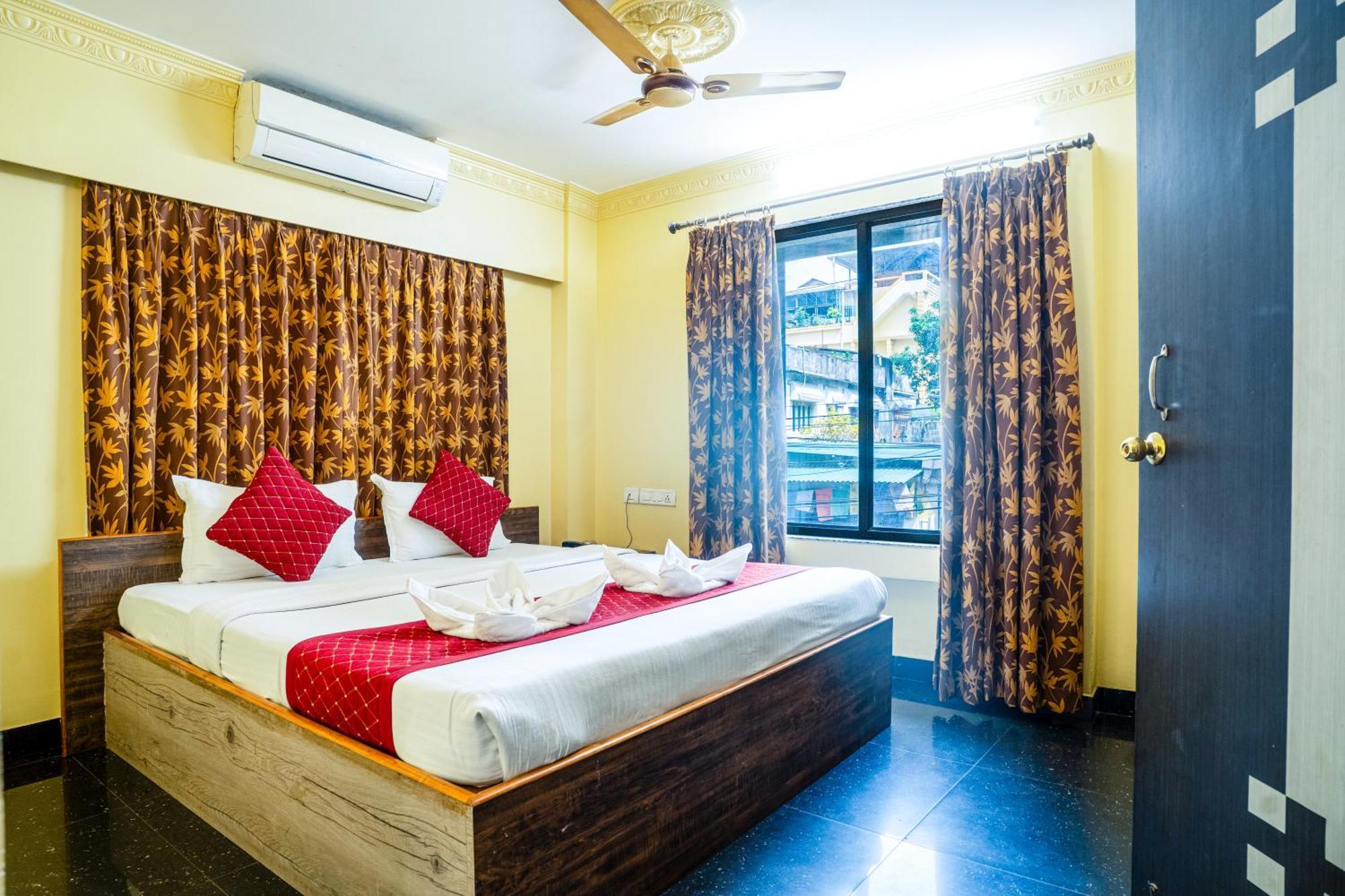 Apples Balaji Inn Силигури Экстерьер фото